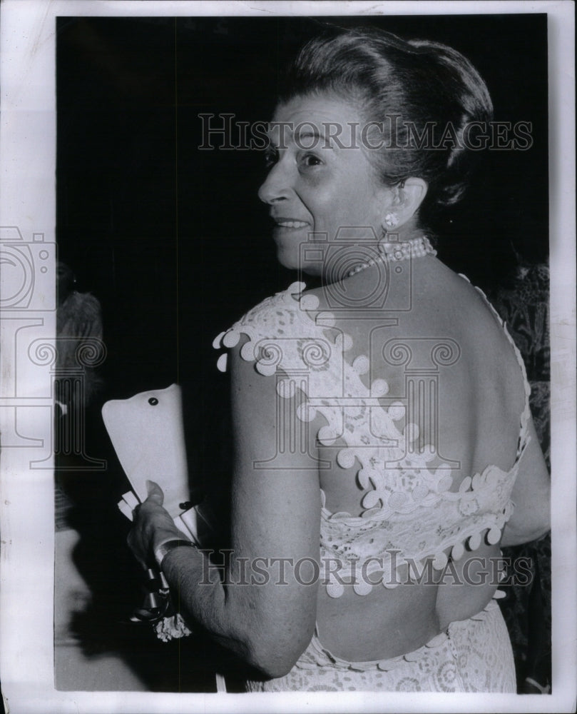 1974 Press Photo Mrs Arthur Pfannenschmidt-White Cotton - RRU44925 - Historic Images