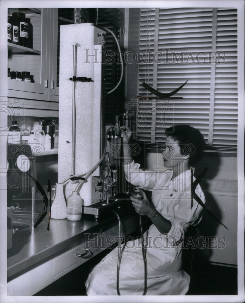 1960, Sinai Hospital Baltimore Laboratory - RRU45139 - Historic Images