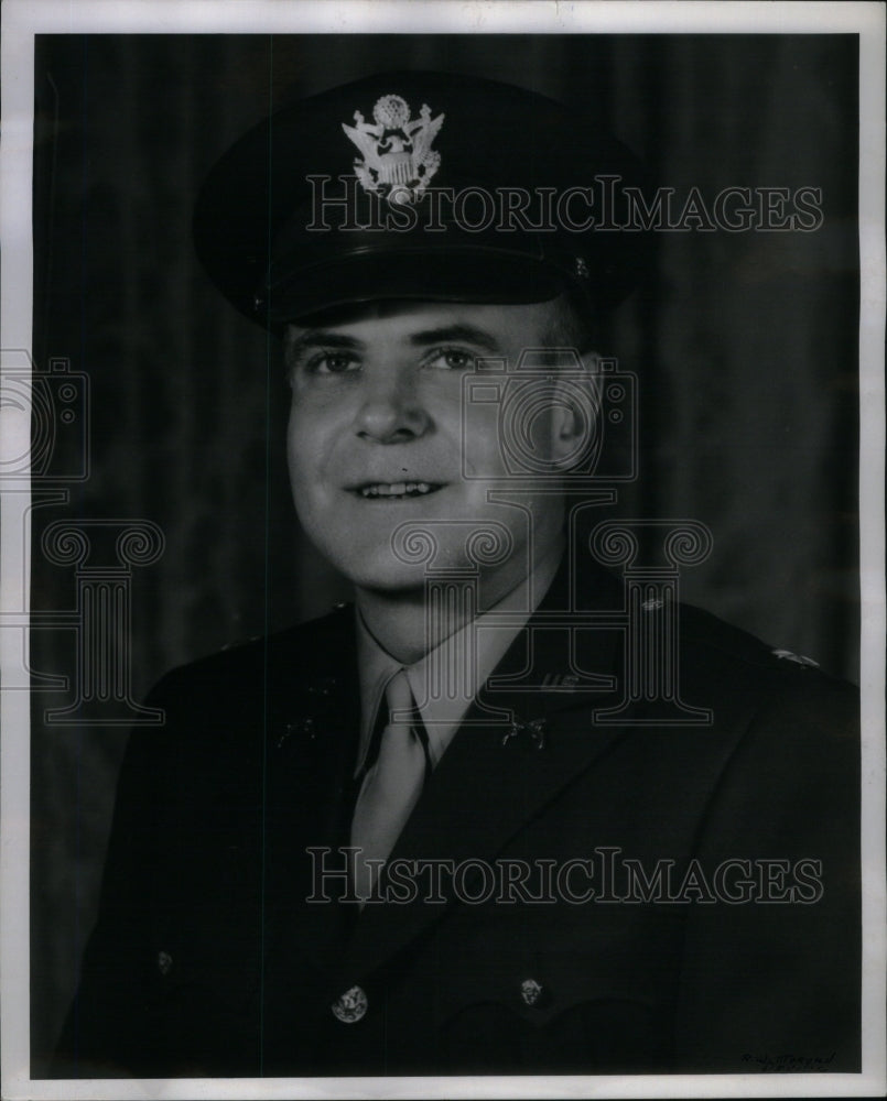 1943 Press Photo Picture Shows Major Caleb F Gates Jr - Historic Images