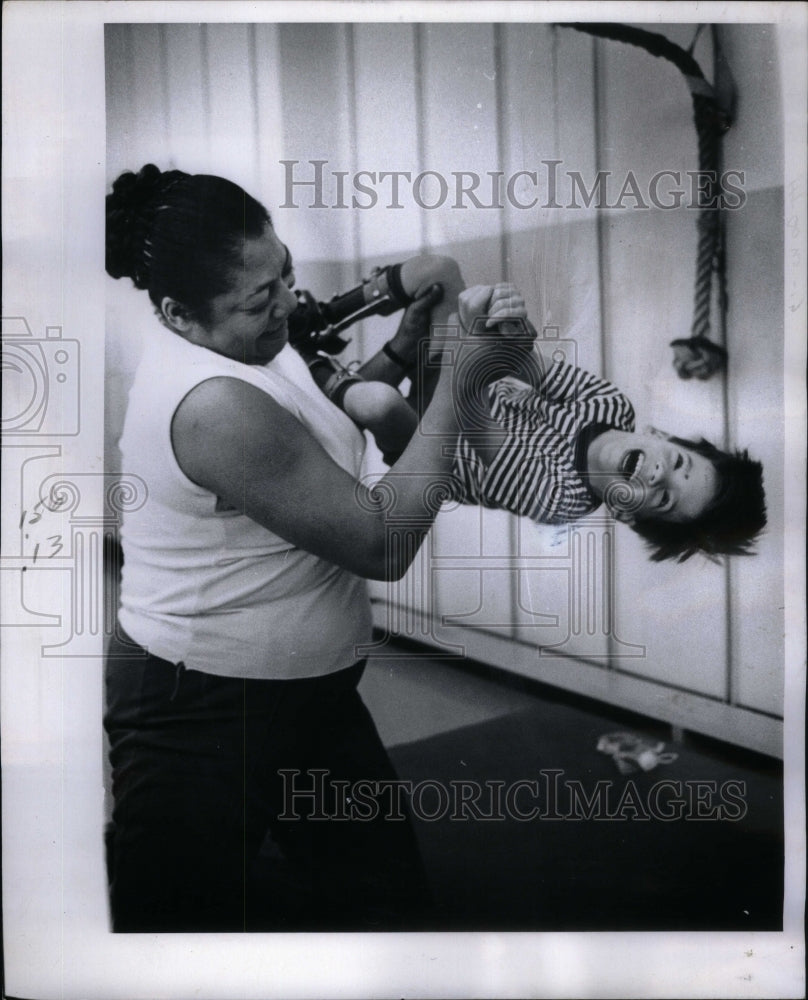 1971 Rehabilitation center Therapist shane-Historic Images