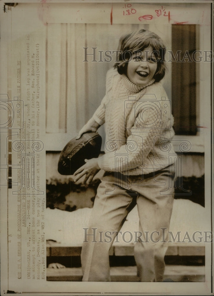 1973 Edward Kennedd Jr Football Catch Home - Historic Images