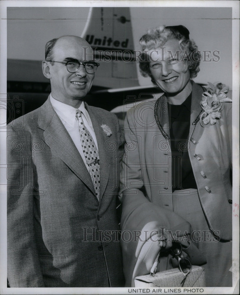 1956 Mrs Robert McCollum Arriving Hawaii - Historic Images