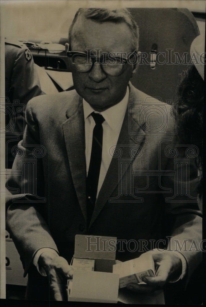 1962 Press Photo Joseph B. McCloskey Vaccine Medicine - Historic Images