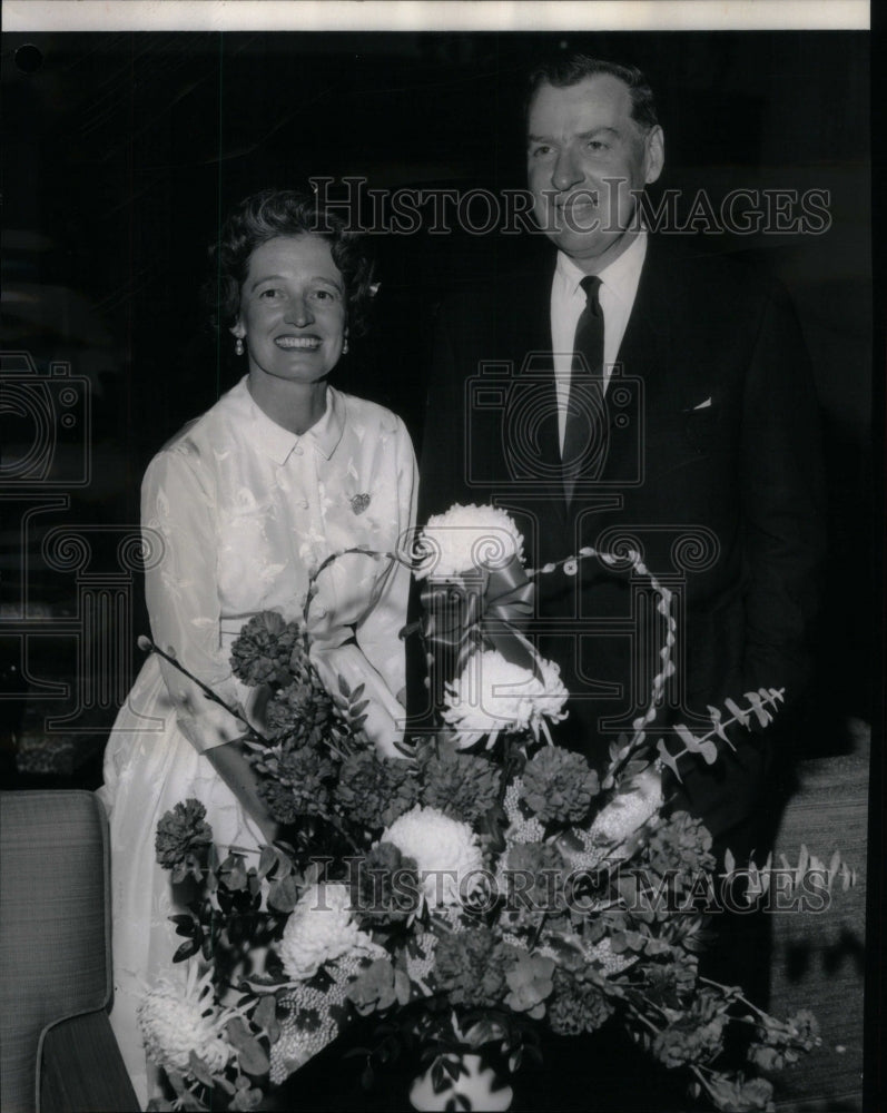 1962 Press Photo Mrs Homer McClintock Decor President - RRU47431 - Historic Images