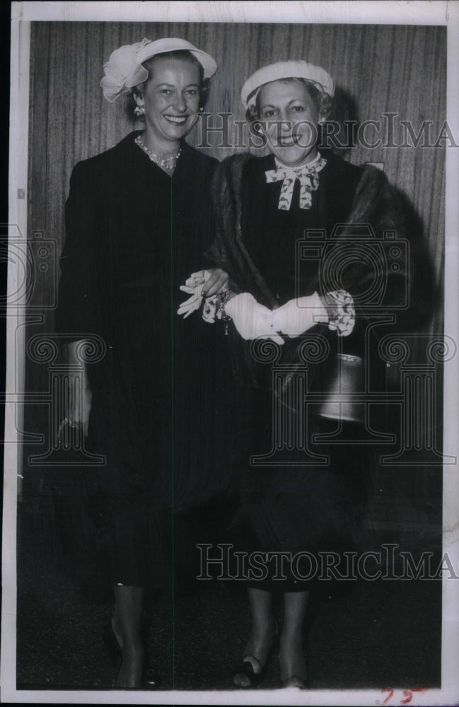 1957 Press Photo Mrs.William Burkhardt MrsJack Shepherd - Historic Images