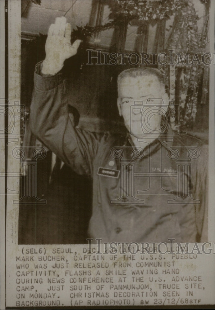 1968 Press Photo Comdr Lloyd Mark Bucher USS Pueblo Cpt - Historic Images