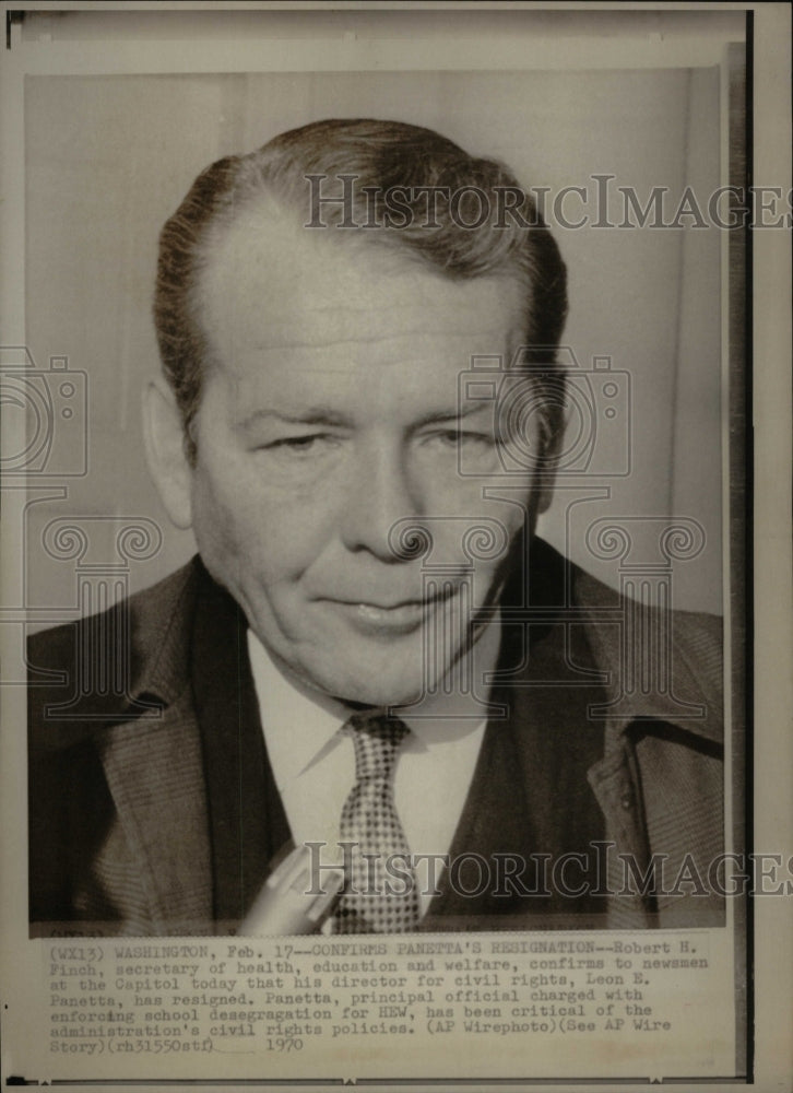 1970 Press Photo Finch Secretary Health Announcement - RRU48251 - Historic Images