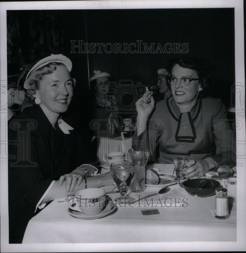 1954 Press Photo Thomas Daly - RRU48279 - Historic Images