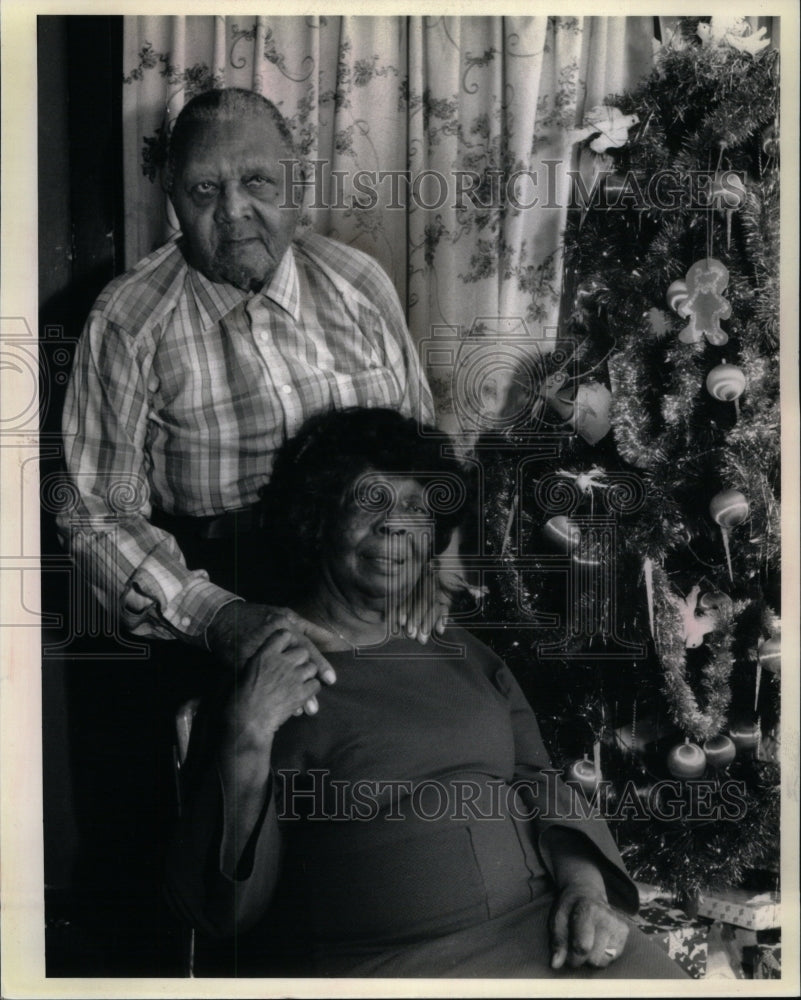 1985 Press Photo Daniels Home Fire Weddding Anniversary - Historic Images