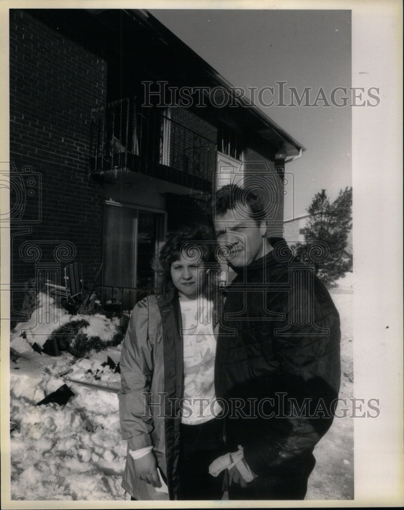 1985, Diane and Robert apartment gutted - RRU48967 - Historic Images