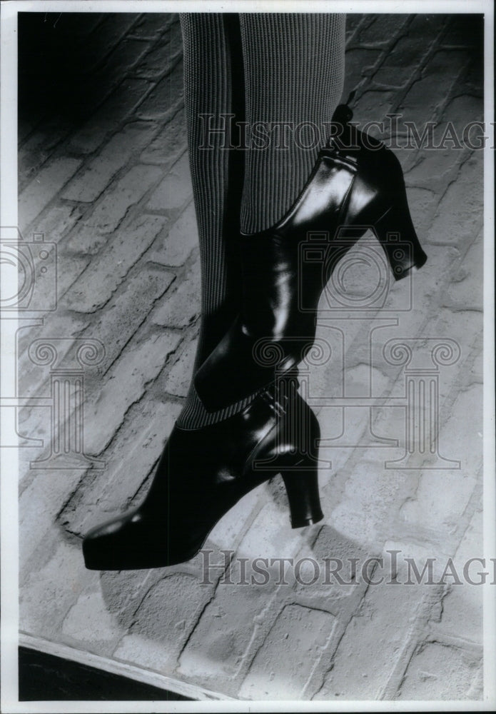 1993, Jack Sprat Black Leather Shoe Boot - RRU49147 - Historic Images