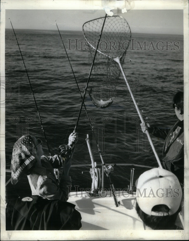 1975 Press Photo Teddee Lands a Whopper - RRU49775 - Historic Images