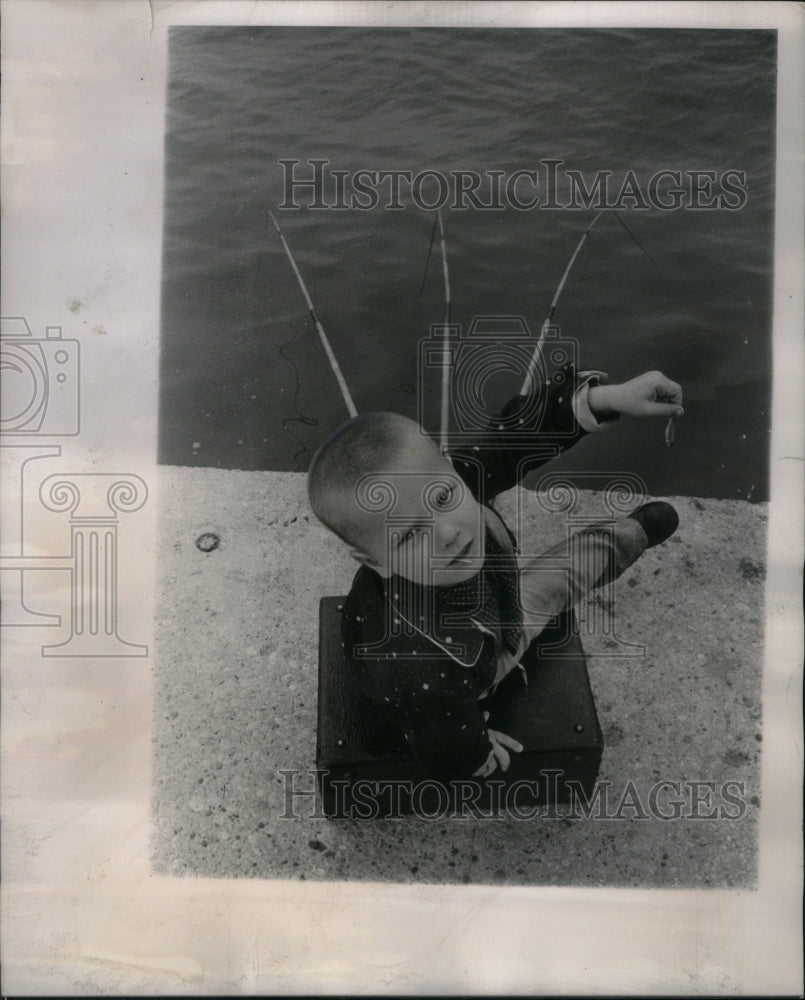 1962 Press Photo Fisherman Mike Peterson, 4-years-old - RRU49821 - Historic Images