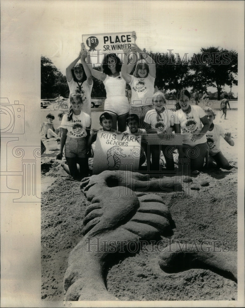 1980, Seahorse Sand Sculpture North Ave - RRU50157 - Historic Images