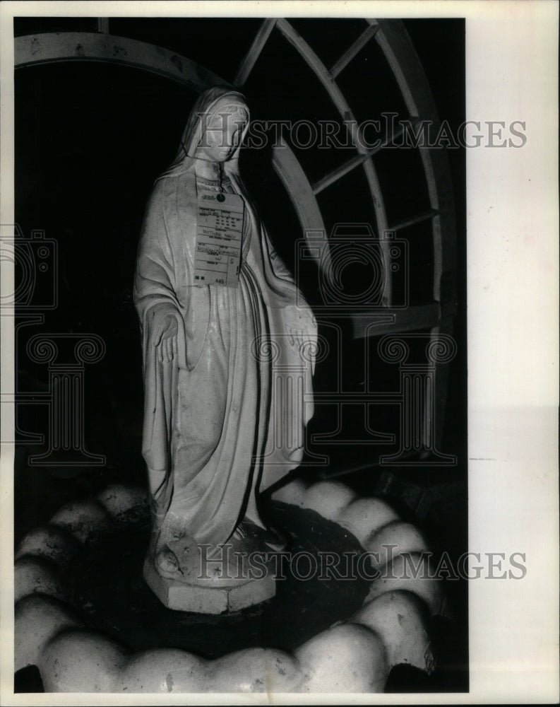 1985, South Peoria Salvage One Virgin Mary - RRU50235 - Historic Images