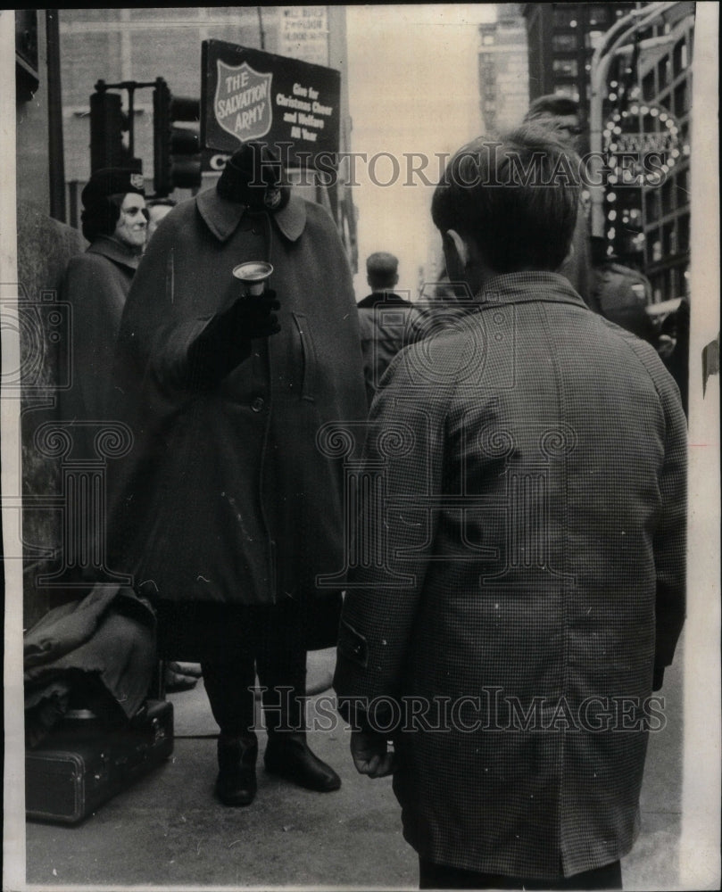 1969, Salvation Army Worker State St Chicago - RRU50537 - Historic Images