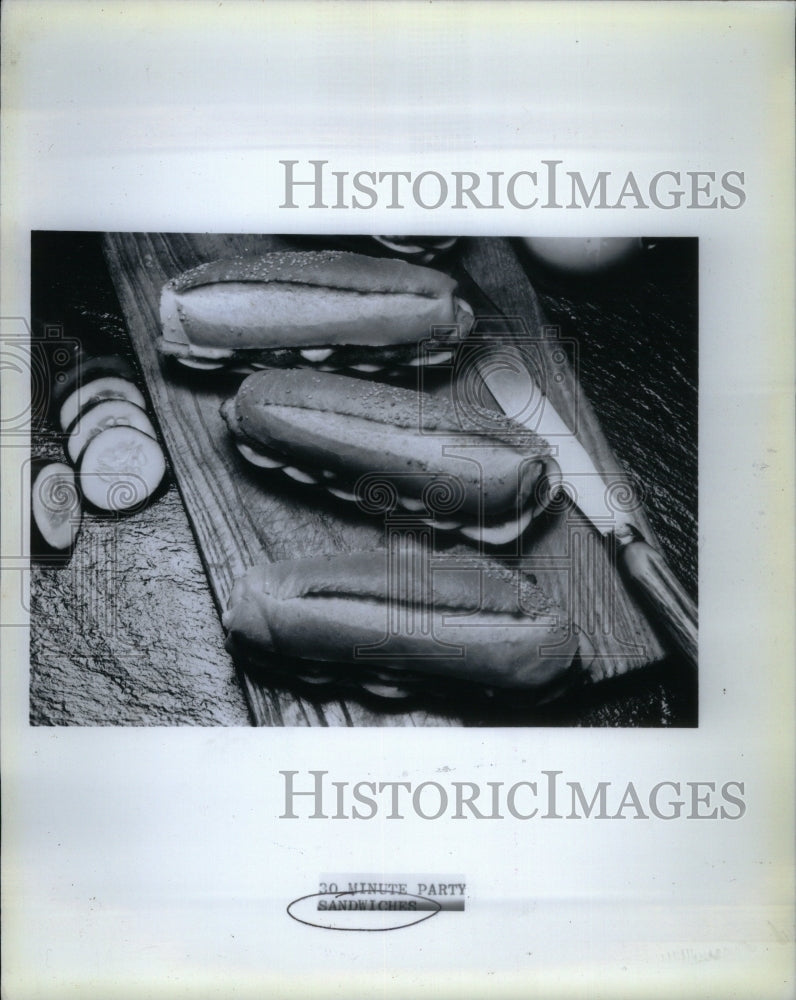 1981 Press Photo Sandwiches dinning table food party - Historic Images