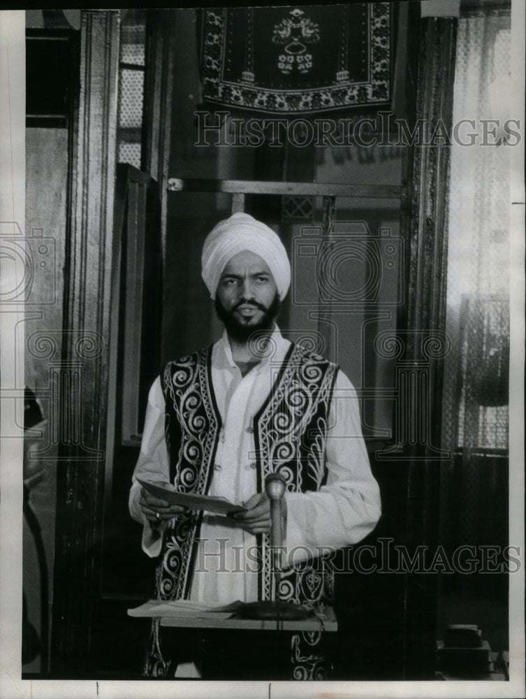 1977 Imam Ibrahim at press conference - Historic Images