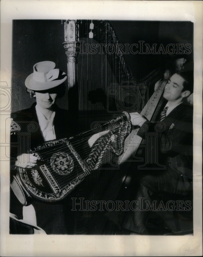 1944, Harp Musical Instrument Melbourne - RRU50917 - Historic Images