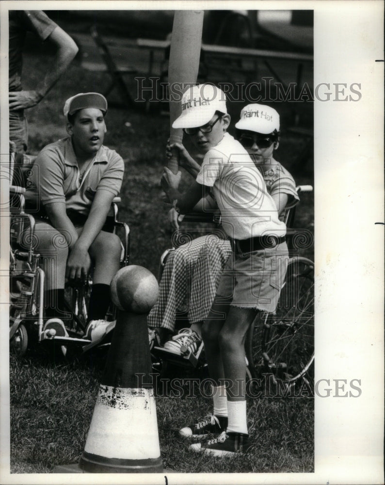 1977 Press Photo Annual Picnic Kids Vets America Games - RRU51183 - Historic Images