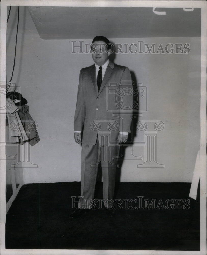 1957, Mens Fashion Doesheen New Fabric Suits - RRU51329 - Historic Images