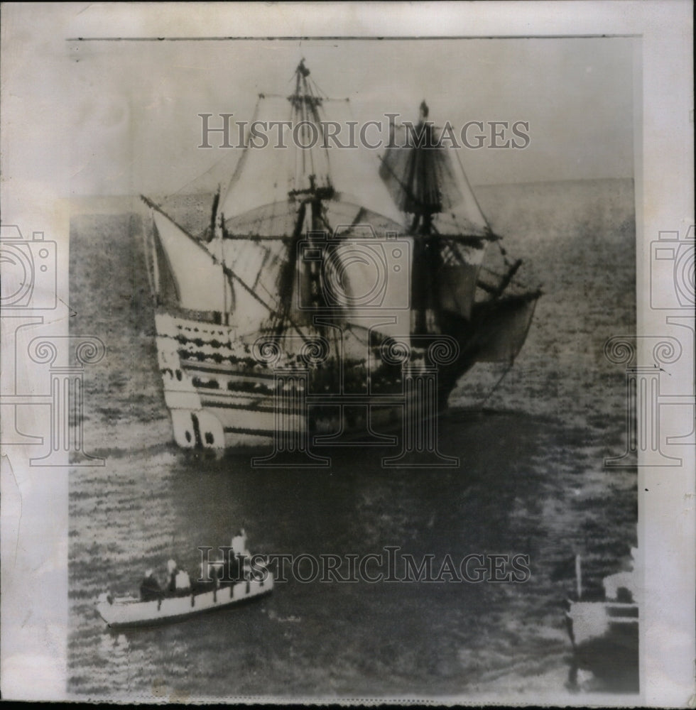 1957 Starts America Mayflower II Voyage - Historic Images