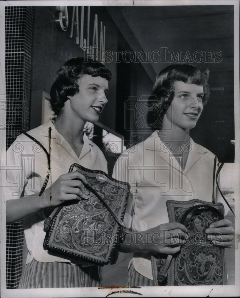 1959, Judy Smith Janet Twin Sister Ashton - RRU51711 - Historic Images