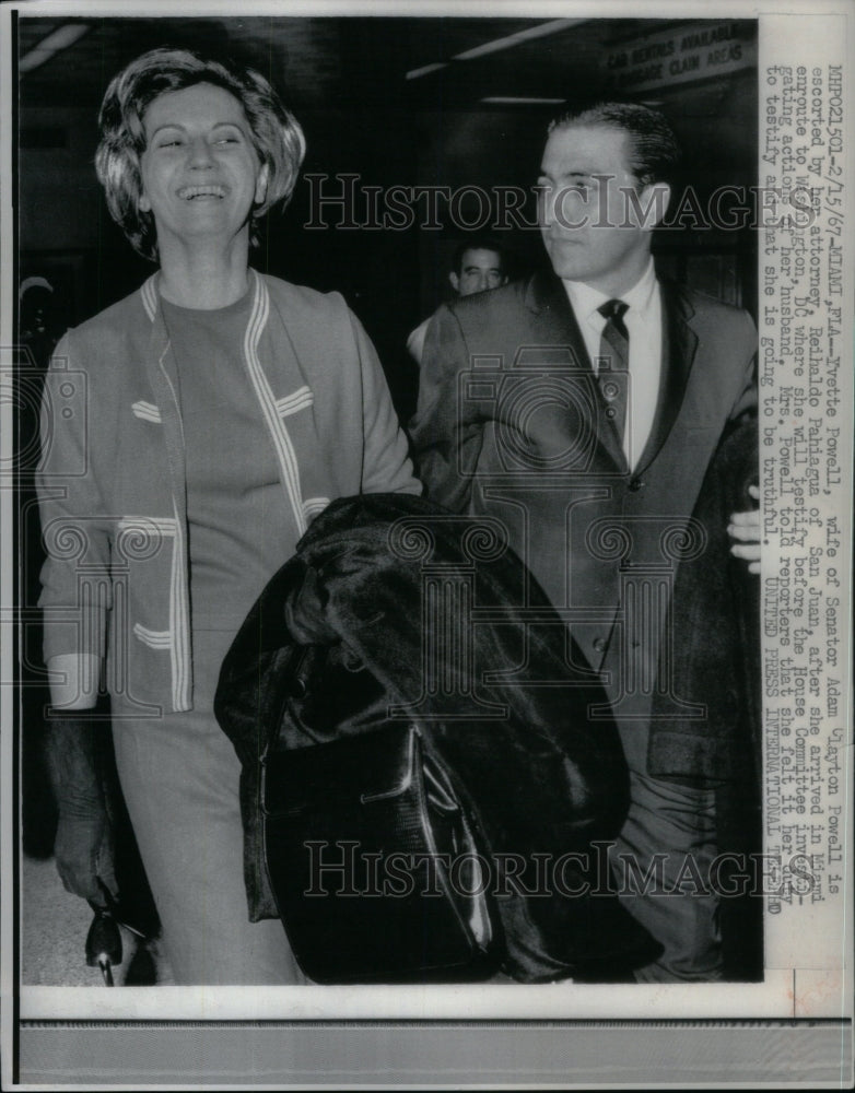 1967 Press Photo Yvette Powell Senator Adam Clayton - RRU51841 - Historic Images