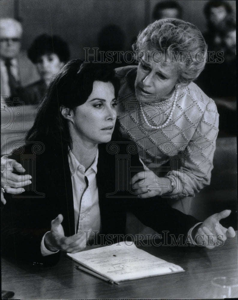 1987 Press Photo Frances Sternhagen Stefanie Powers CBS - Historic Images