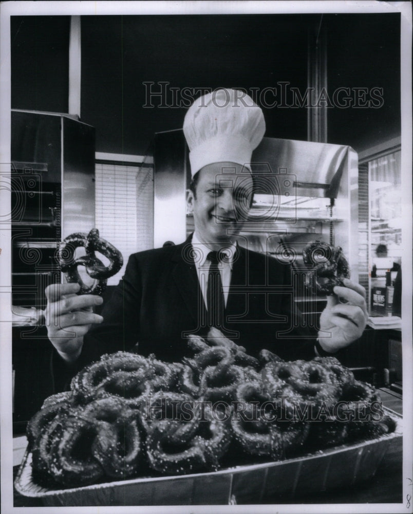 1968 Hot Sam Pretzel Man - Historic Images