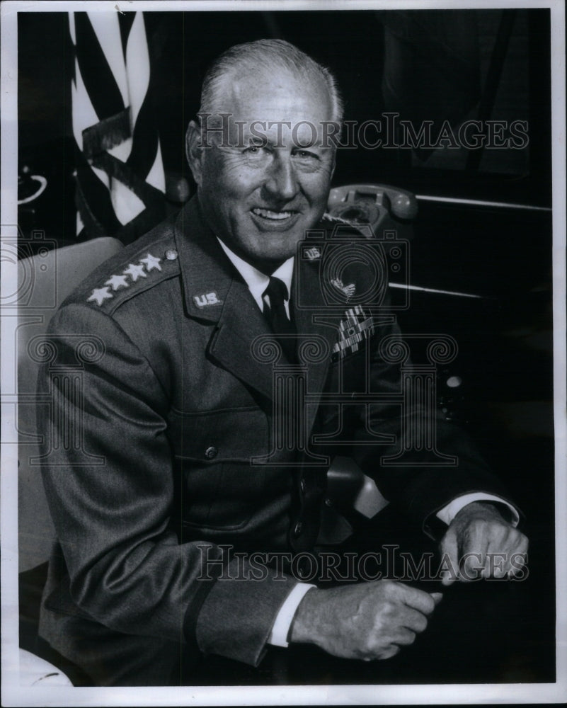 1964, General Thomas Power Chief Air Force - RRU52249 - Historic Images