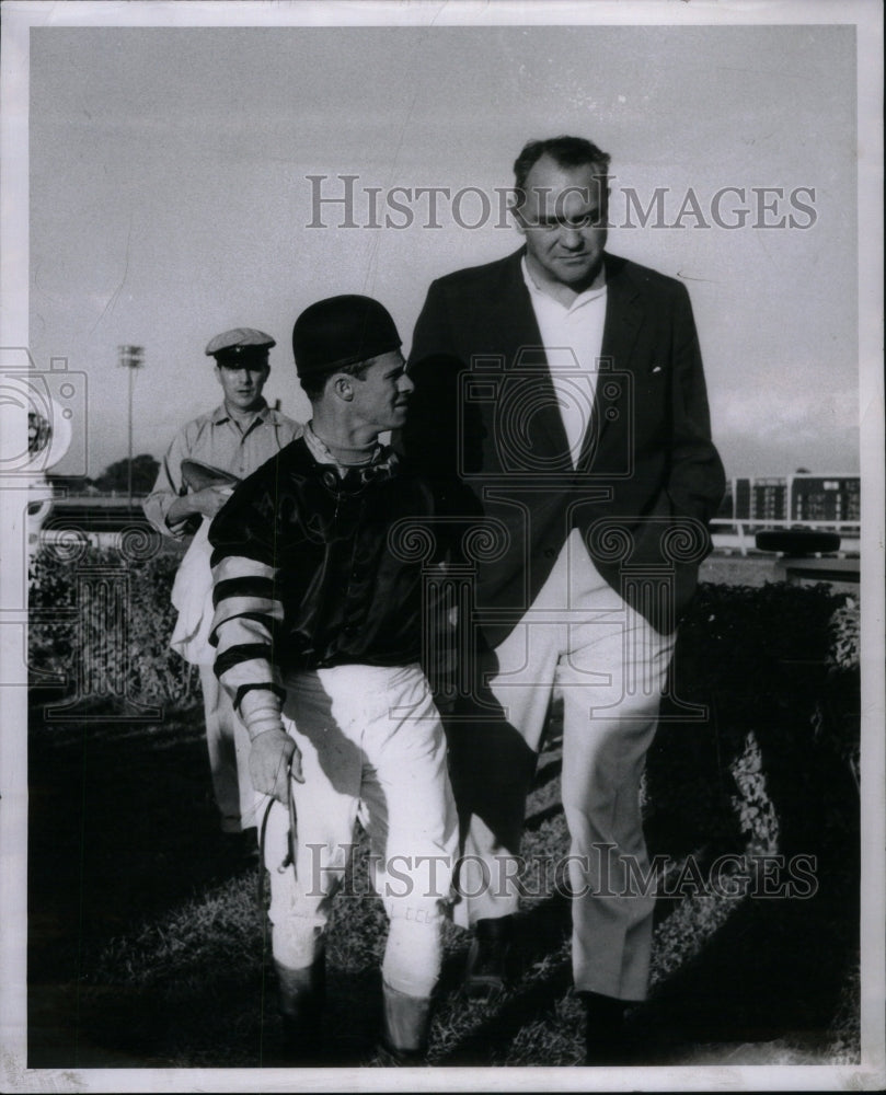 1956 Press Photo Lois Cook CW Smith Race Horse Owner - Historic Images