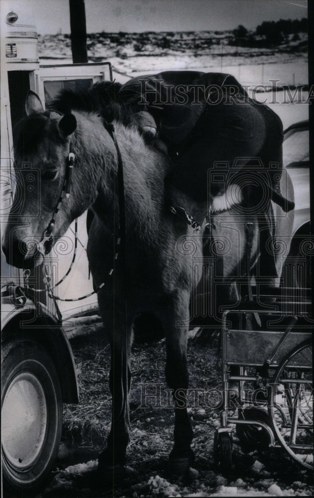 1972 Press Photo Handicapped Man stop Coloradan Governo - Historic Images