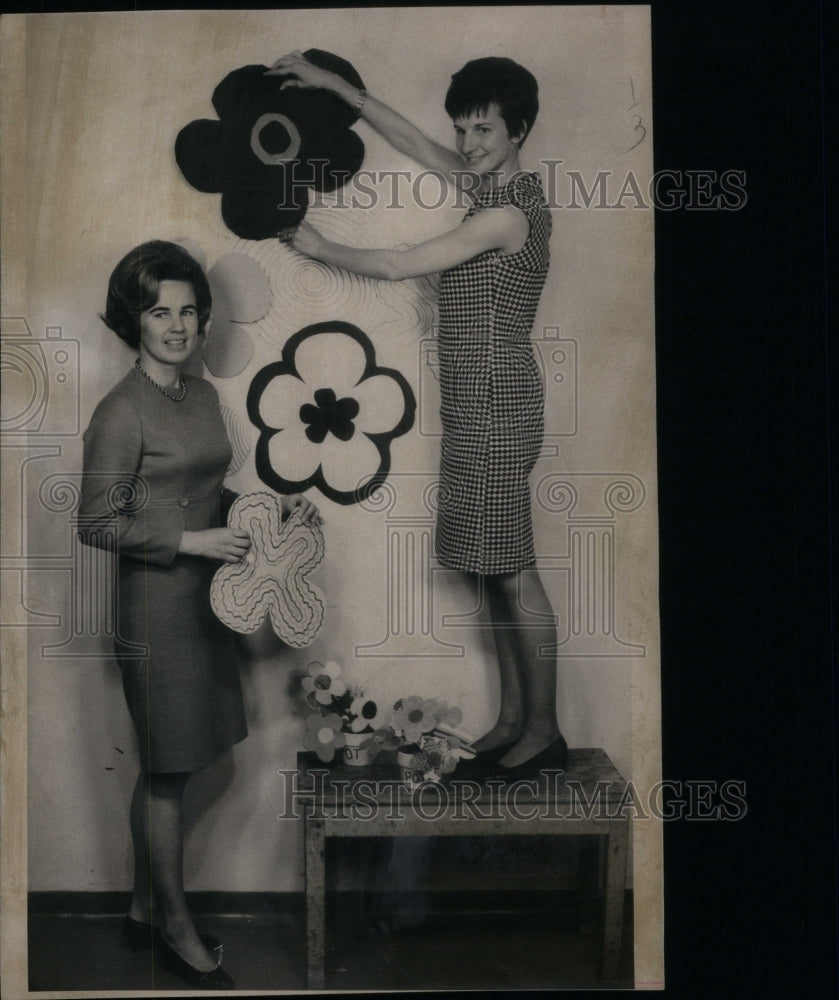 1938 Press Photo Blossoms Bloom Barrister Exert Denver - Historic Images