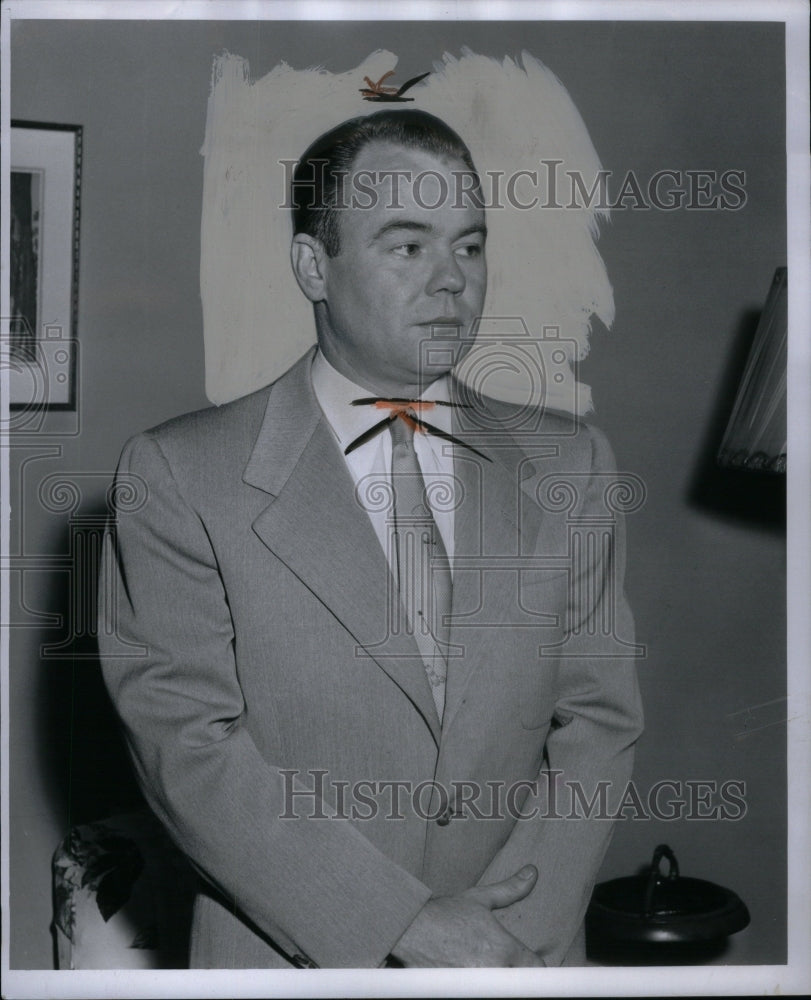 1957 Press Photo ROBERT HARKNESS ENGLISH GEOLOGIST - RRU53271 - Historic Images