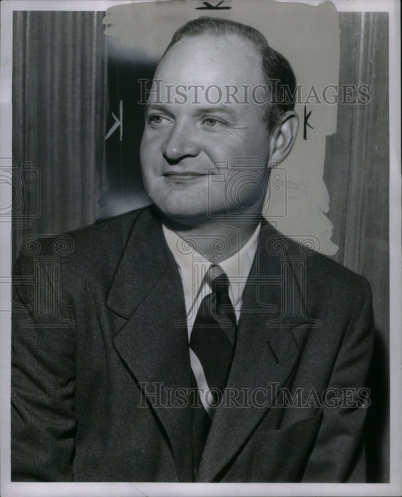 1951 Press Photo Benjamin W Jayne Deetroit Show Coat - RRU53387 - Historic Images