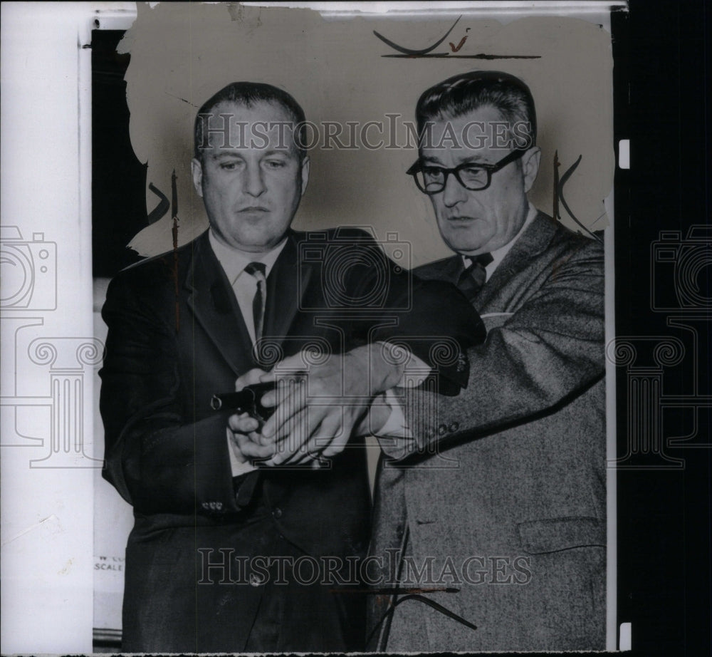 1960 Press Photo Finch Court Trial - Historic Images