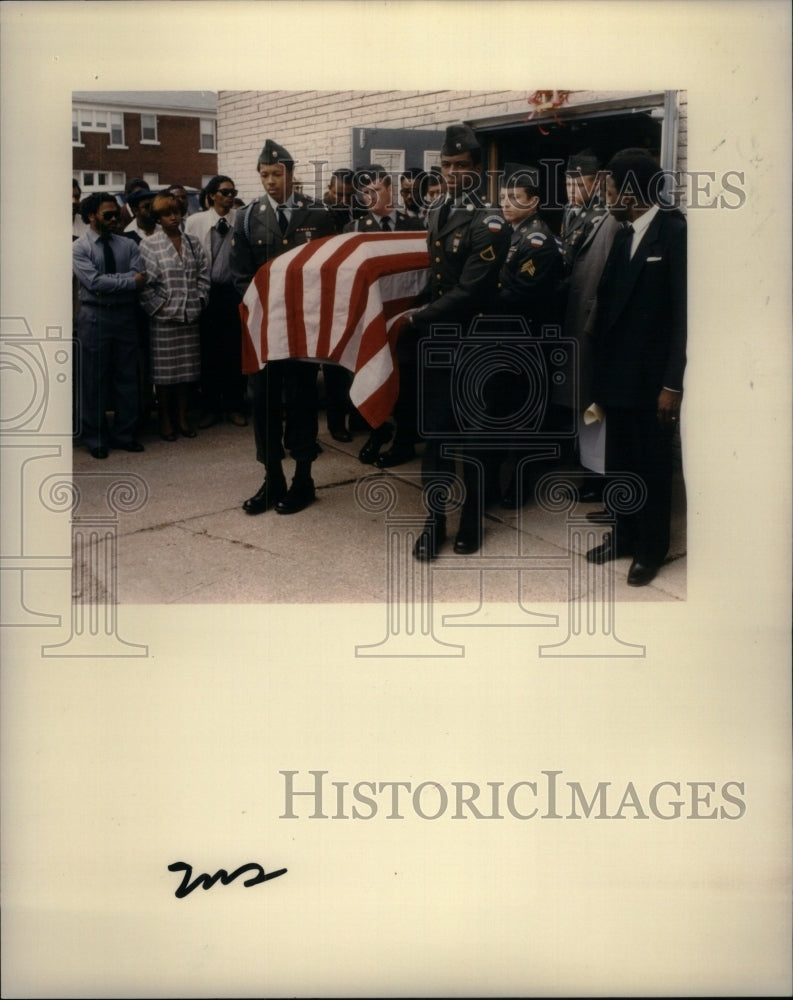 1986 Funeral Kenneth Alice Beecham Revell - Historic Images