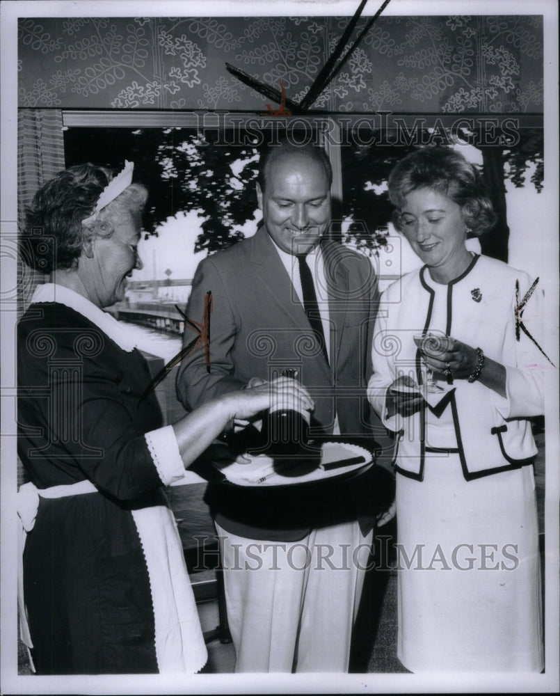 1965 Press Photo Mr. and Mrs. John B. Ford - Historic Images