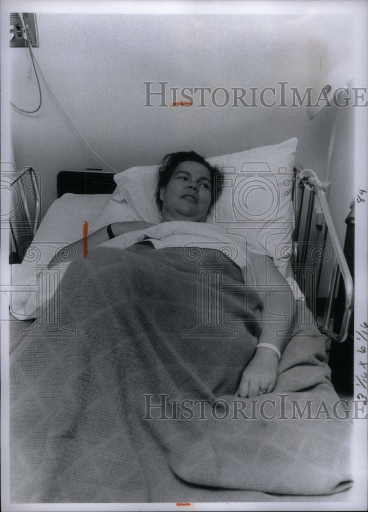 1967, CPR hospital emergency room Laura - RRU53807 - Historic Images