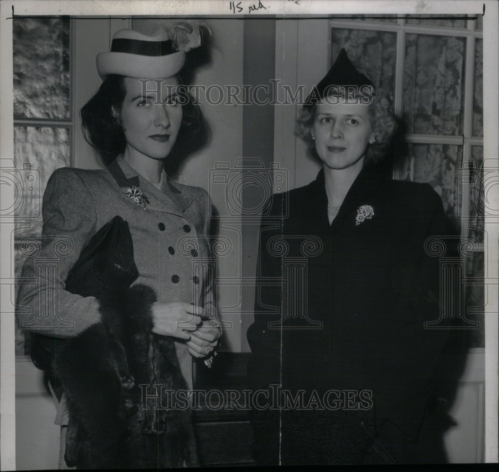 Press Photo Mrs Niel Cullen Miss Helen McCreery Pair - Historic Images