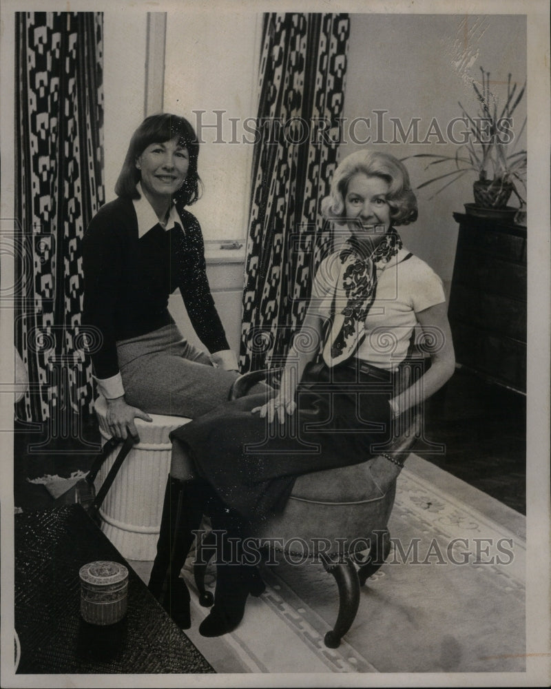 1976 MRS. CHARLES CONRAD MRS. BEVERLY - Historic Images