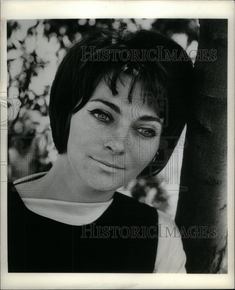 1975 Press Photo Judith Marjorie America Song Writer - RRU54347 - Historic Images