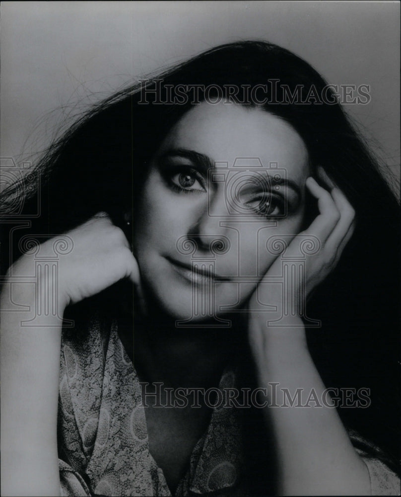 1975, Judy Collins Musician - RRU54483 - Historic Images