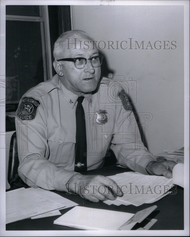 1967 Press Photo West Bloomfoeld Police Chief Melvin - RRU54549 - Historic Images