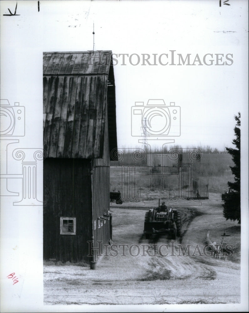 1992 Downtown Northville's Tom MacKinnon - Historic Images
