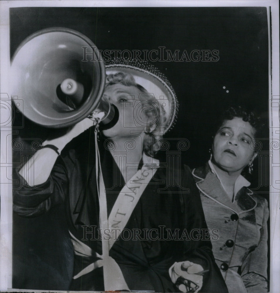 1956, Portable megaphone wrestler Wilam Soss - RRU55067 - Historic Images