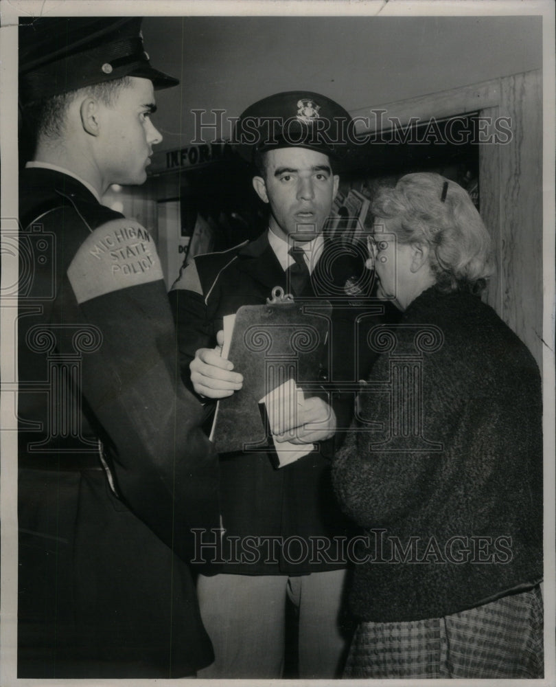 1956 Mrs Harry Richards Police Officer wife - Historic Images