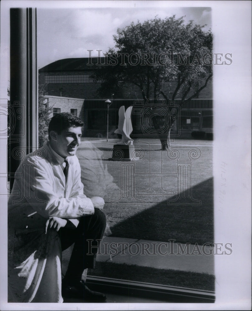 1961 Press Photo Vatican artist Capsule Pierce College - RRU55823 - Historic Images