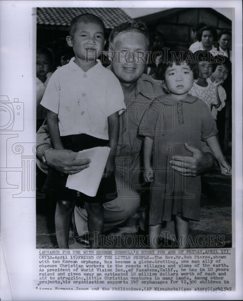 1959 Press Photo Rev Mr Bob Pierce Christian worker - Historic Images